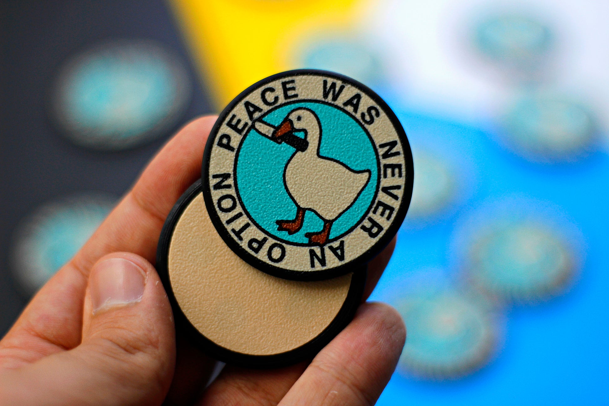 GooseSnap - Magnetic Round Slider (Angry Goose Art)