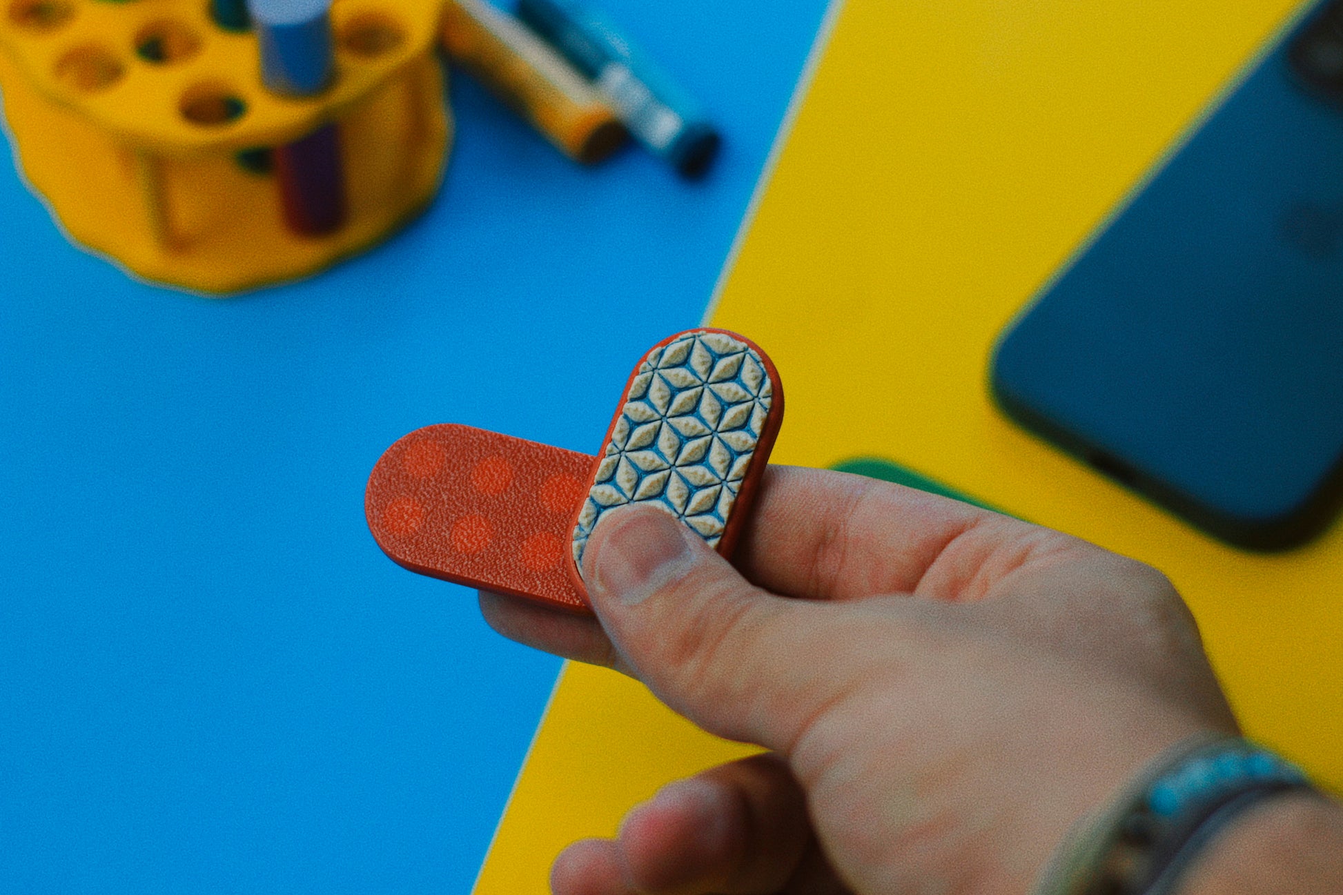 GlidoShell - Magnetic Fidget Slider with Customizable Shell Textured