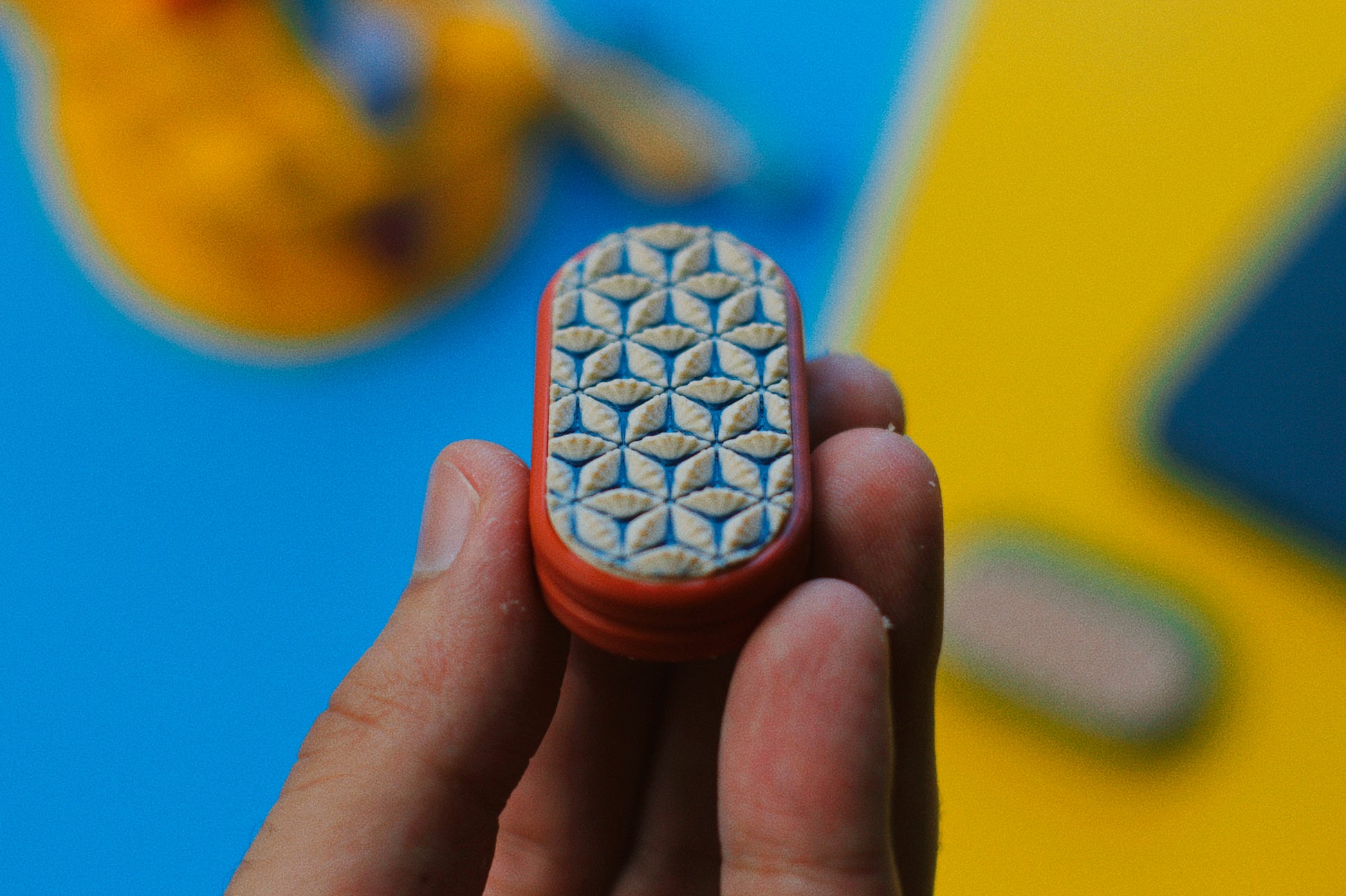 GlidoShell - Magnetic Fidget Slider with Customizable Shell Textured