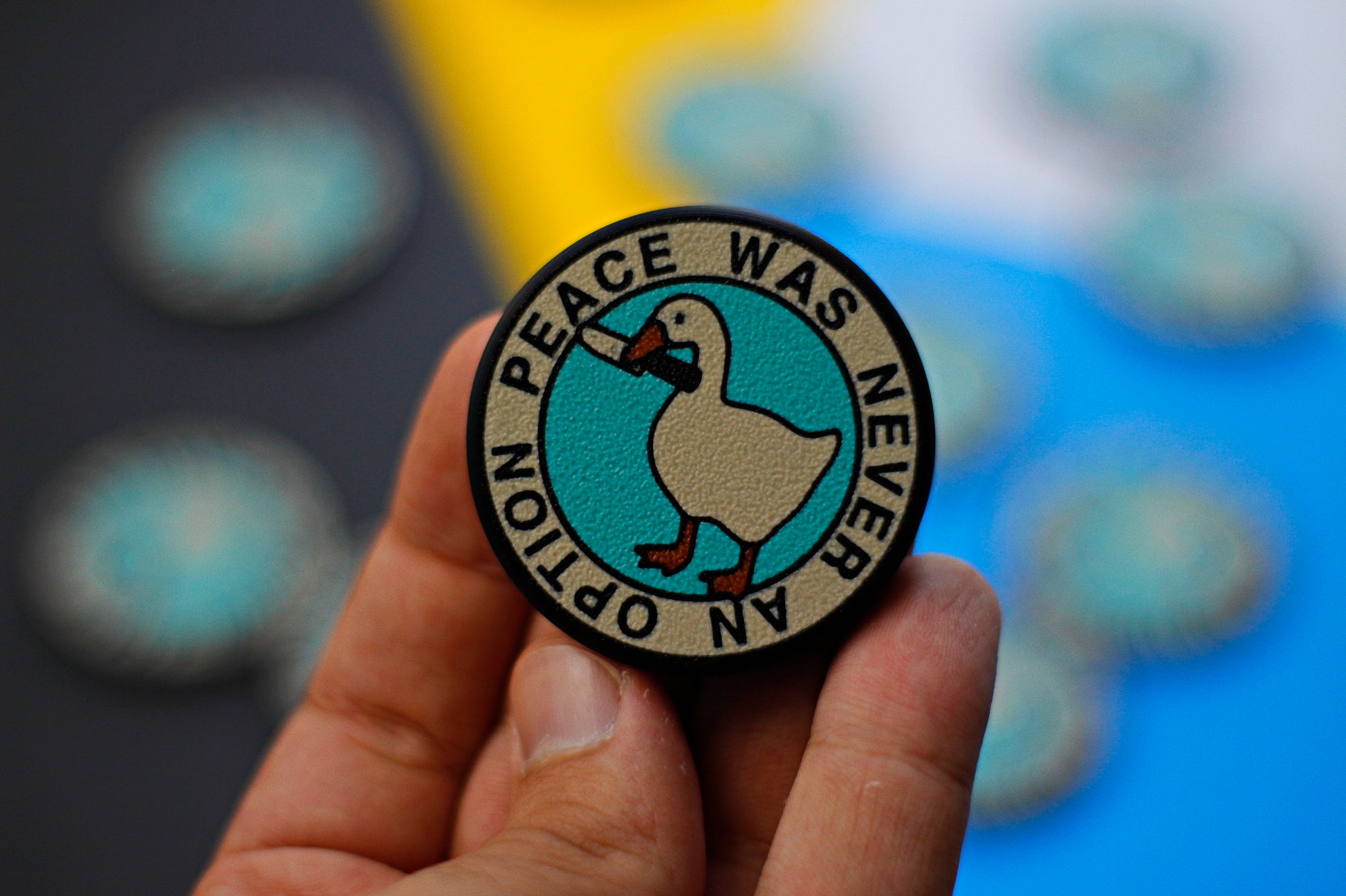 GooseSnap - Magnetic Round Slider (Angry Goose Art)