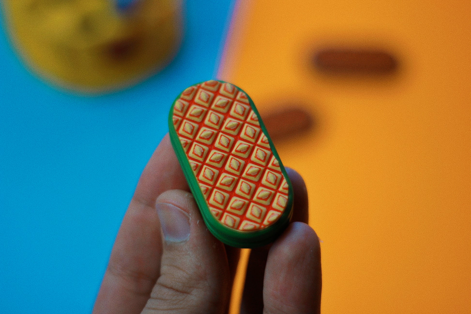 GlidoBloom - Magnetic Fidget Slider with Customizable Diamond Texture.