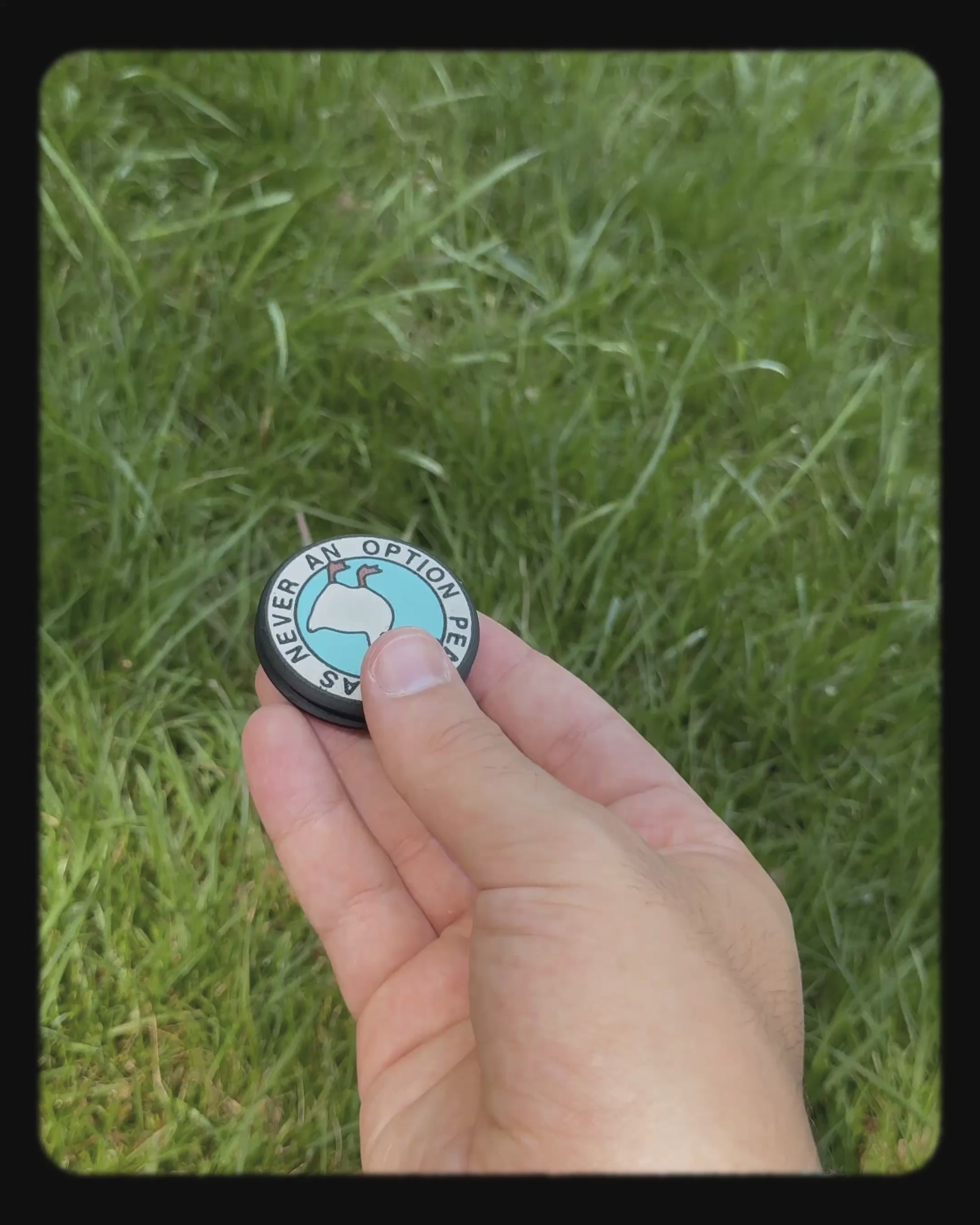 GooseSnap - Magnetic Round Slider (Angry Goose Art)