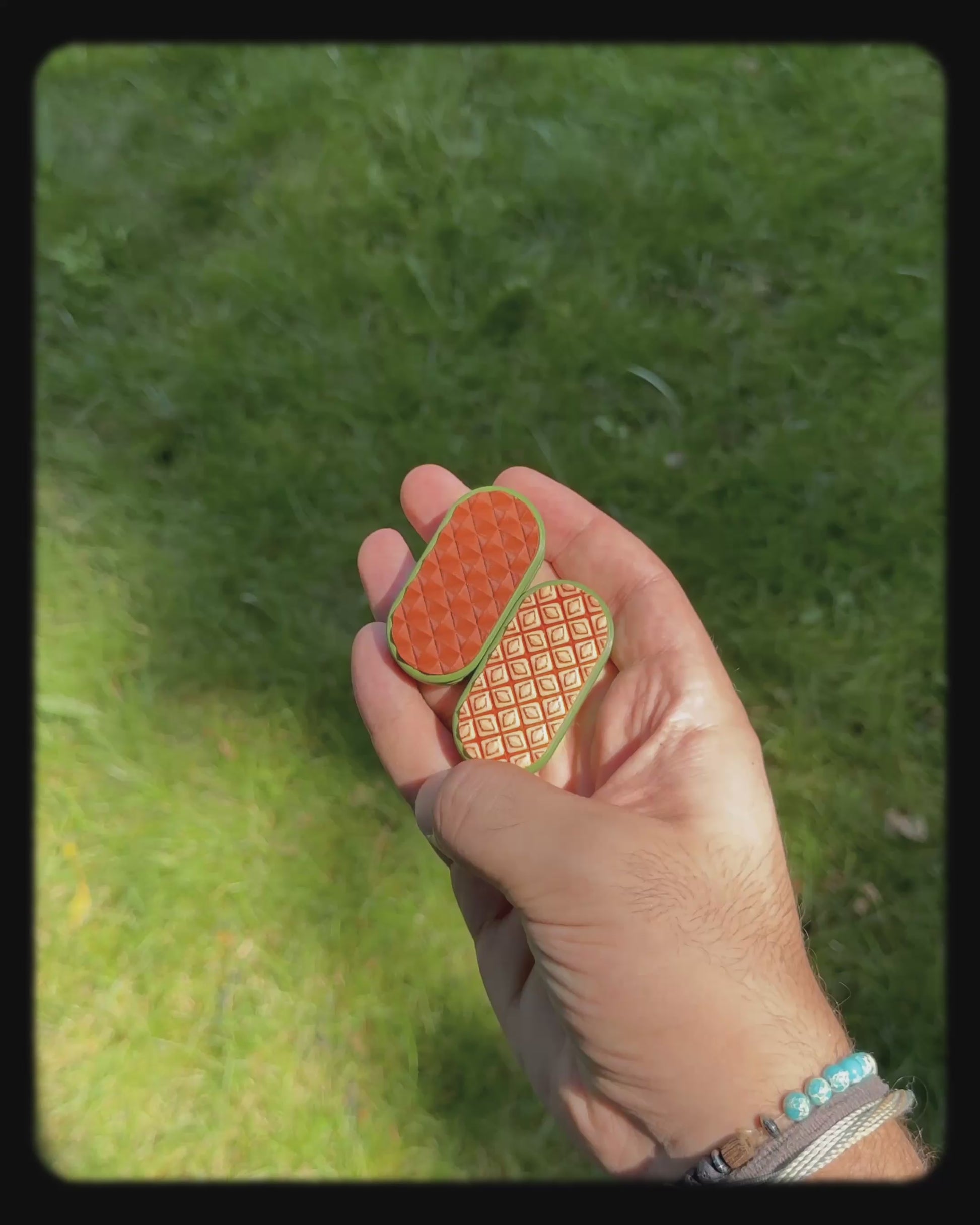 GlidoBloom - Magnetic Fidget Slider with Customizable Diamond Texture.